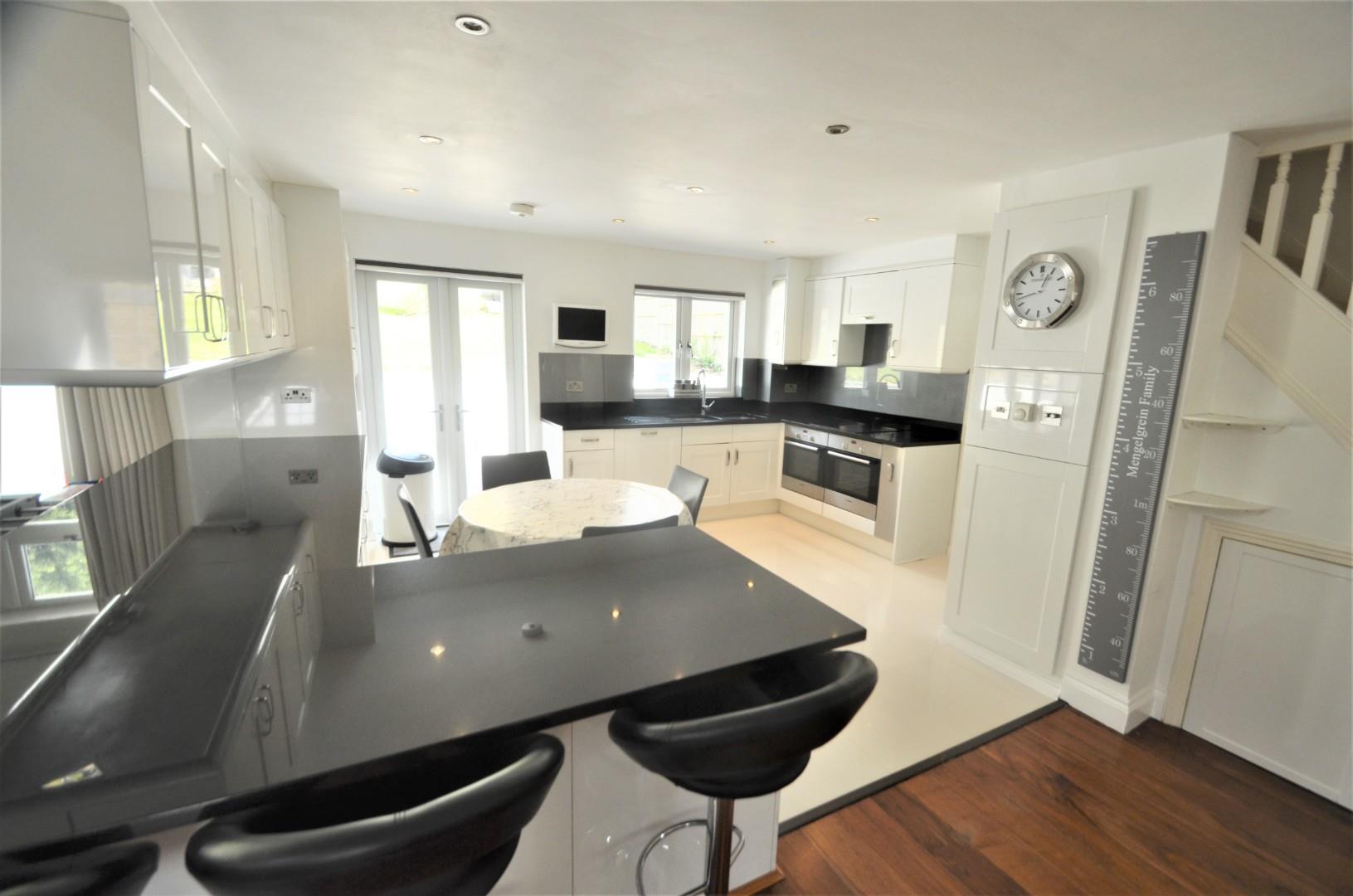 Robeson Way, Borehamwood